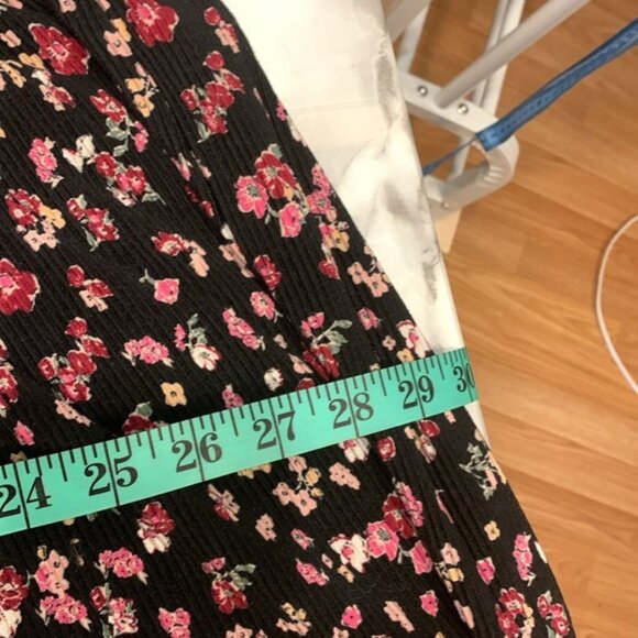 Penningtons Wide Leg Stretch Pleated Floral Culottes Pants - Picture 8 of 8